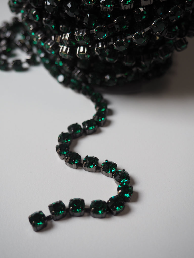 Emerald Crystal + Gunmetal Cup Chain - 5mm