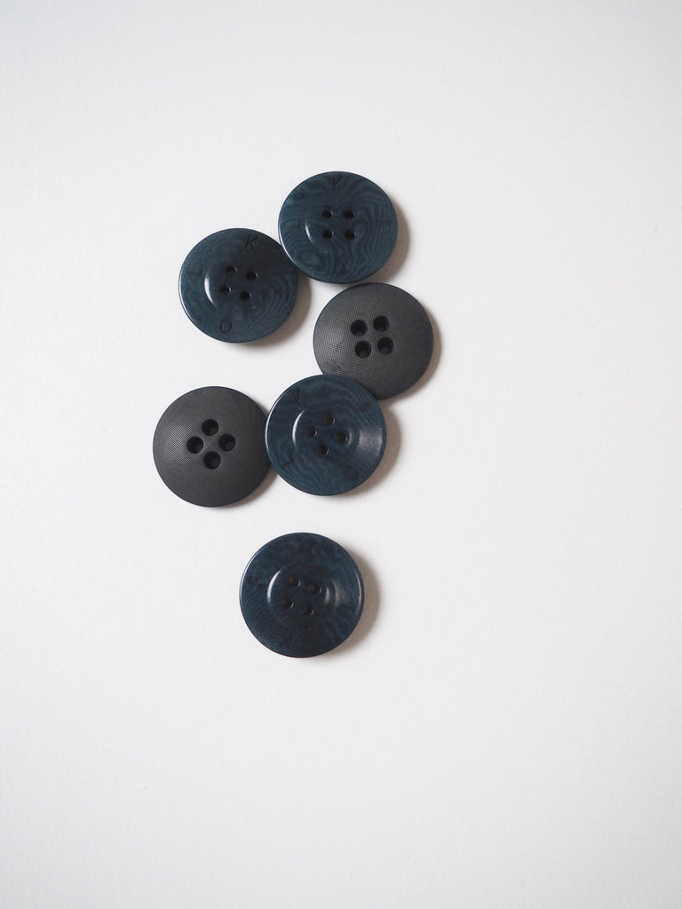 FOLK Engraved Corozo Buttons 18mm/28L