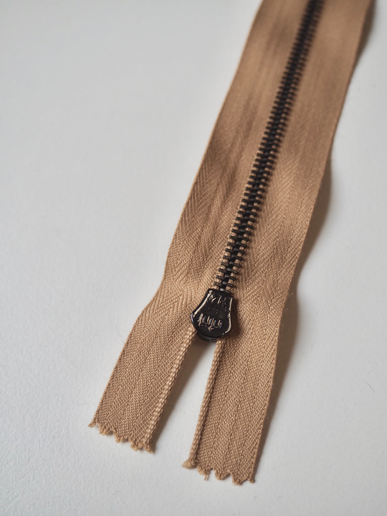 Riri 25cm/9.5inch Narrow Gunmetal Metal Teeth Zips