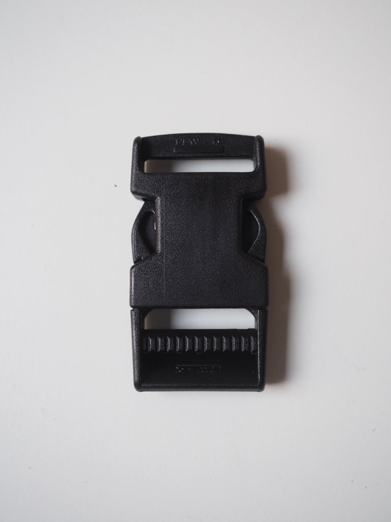 Black Squared Side Release Buckle 30mm