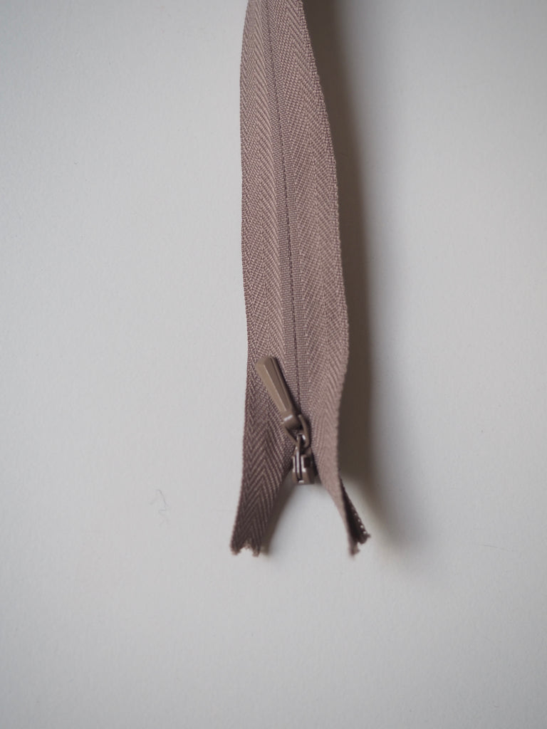 YKK 55cm/22inch Invisible Zips