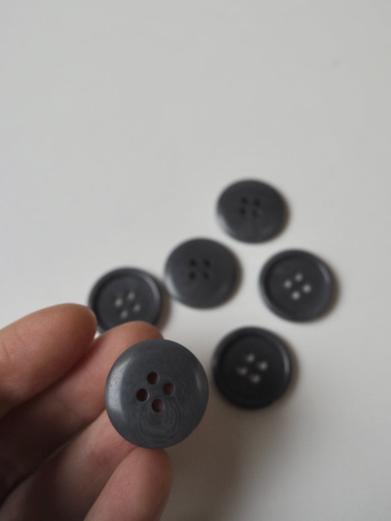 Grey Rimmed Buttons 20mm/32L