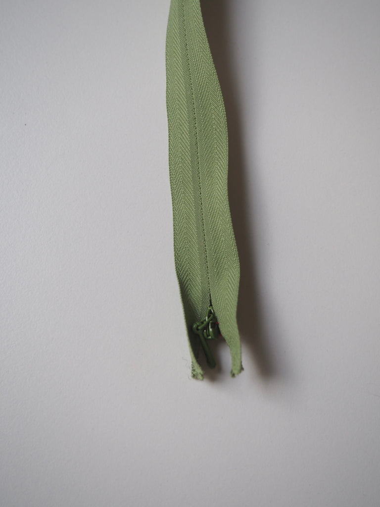 YKK 55cm/22inch Invisible Zips