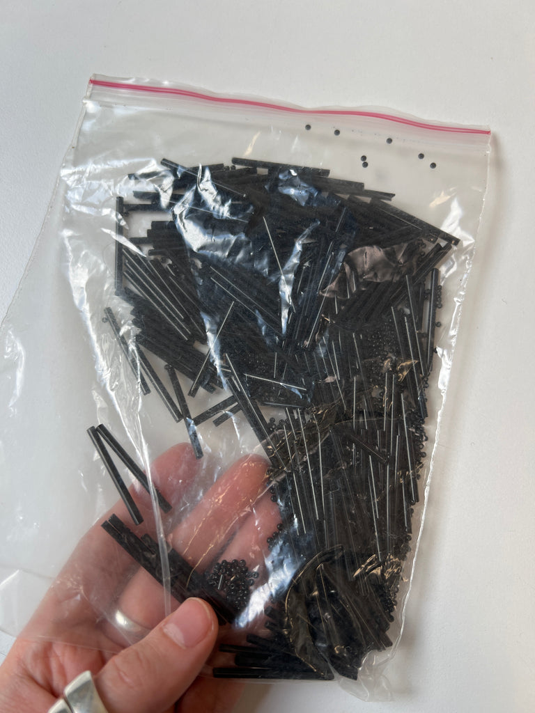 Black Long Tube + Seed Beads 92g