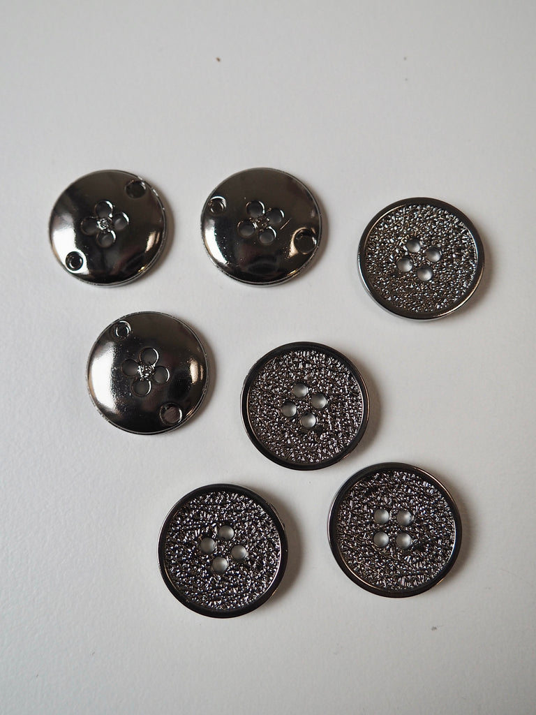 Gunmetal Textured Plastic Buttons 21mm/34L