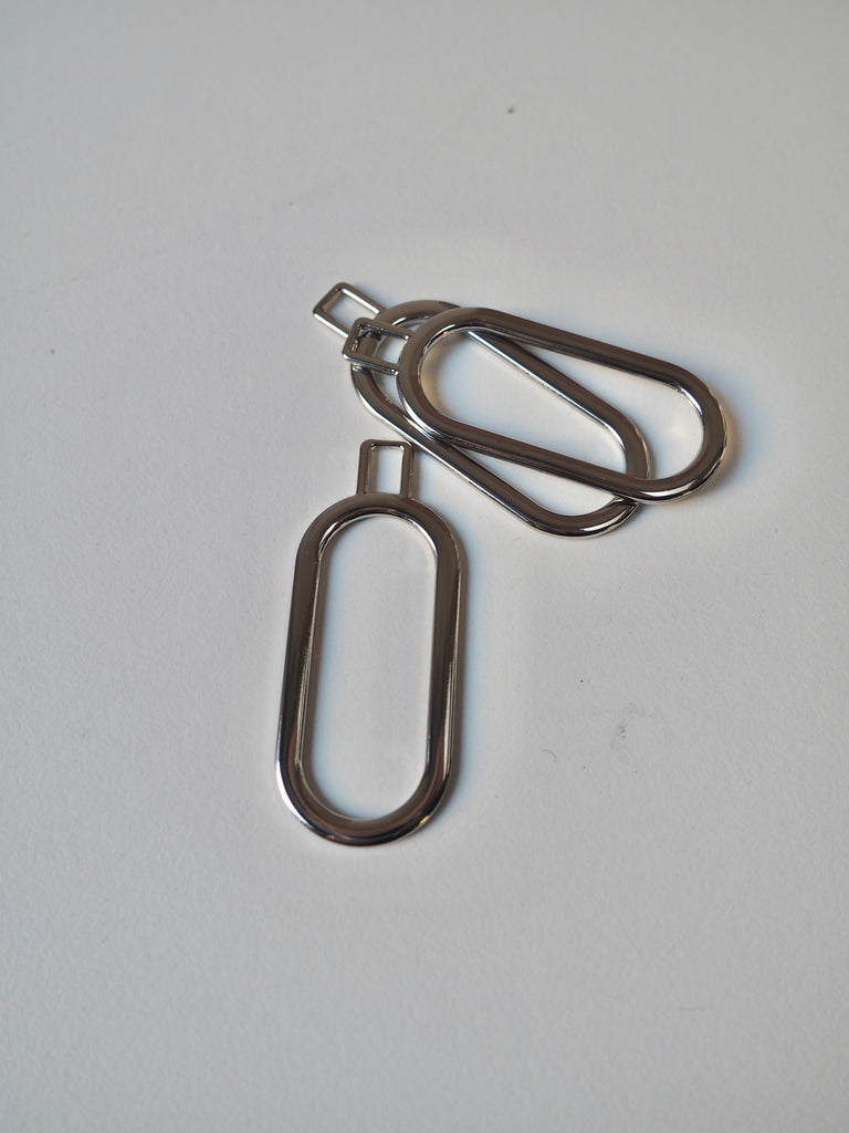 Silver Oval Zipper Pull 58mm