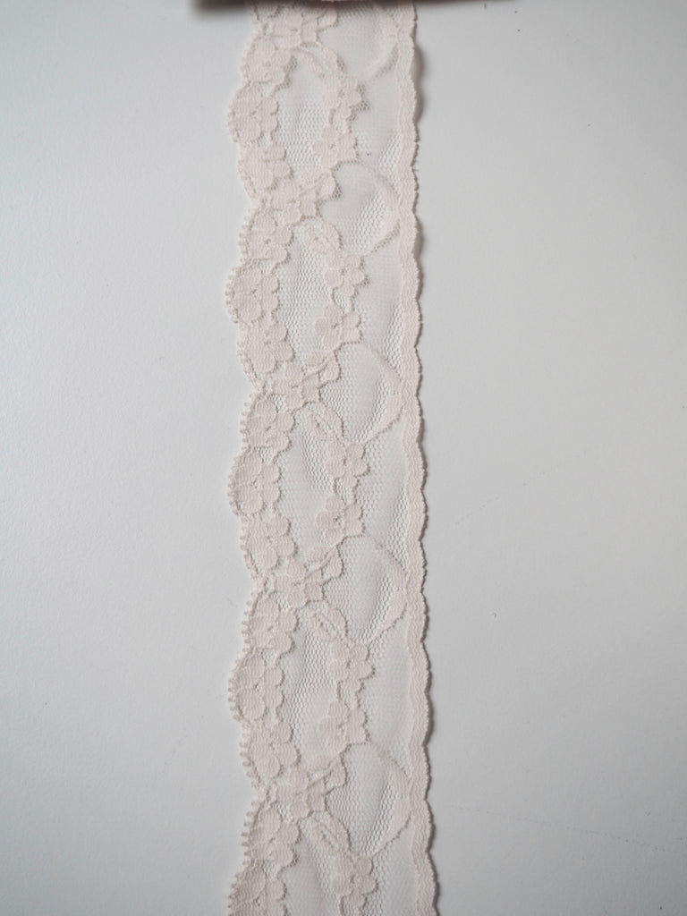 Blush Trailing Flower Scallop Lace Trim 5cm