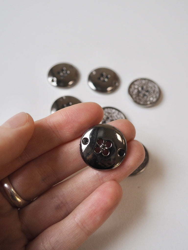 Gunmetal Textured Plastic Buttons 21mm/34L