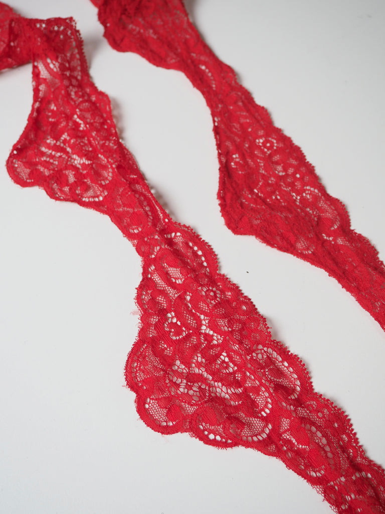 Red Drop Scallop Lace Trim