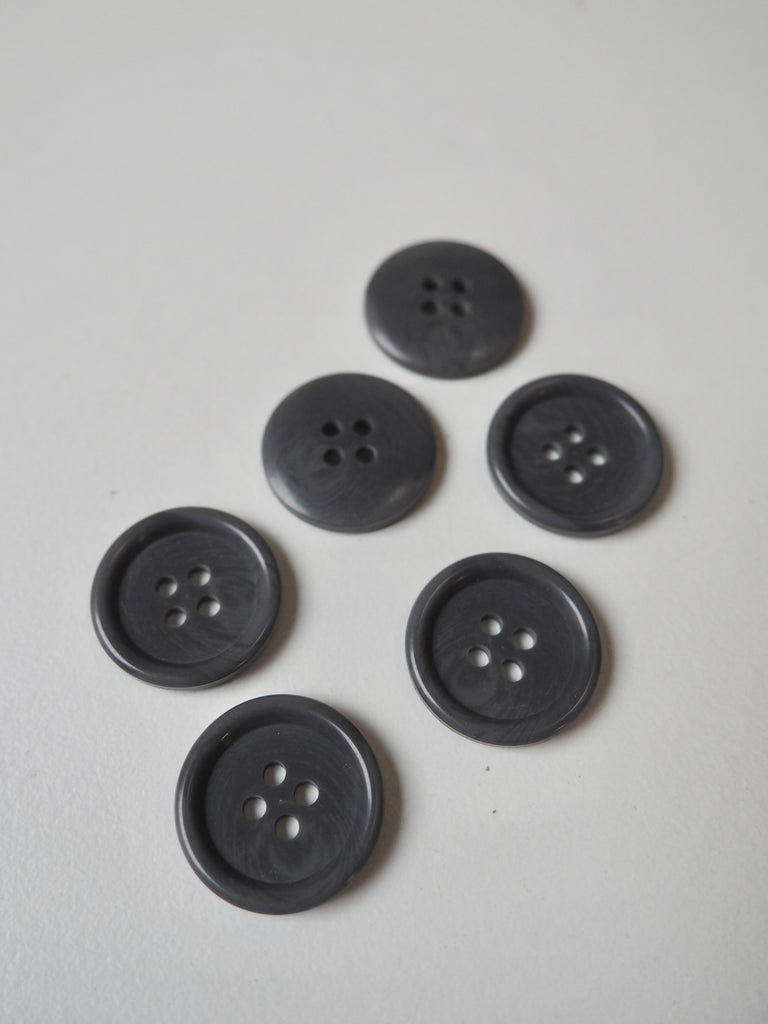 Grey Rimmed Buttons 20mm/32L