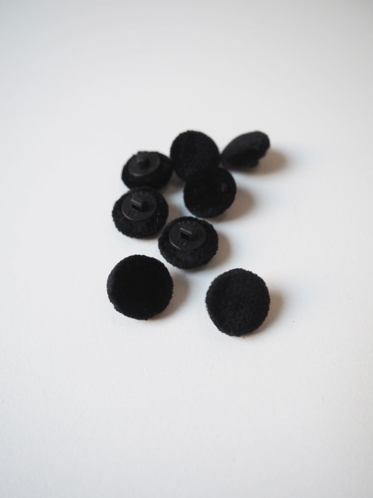 Black Velvet Shank Button 14mm/22L