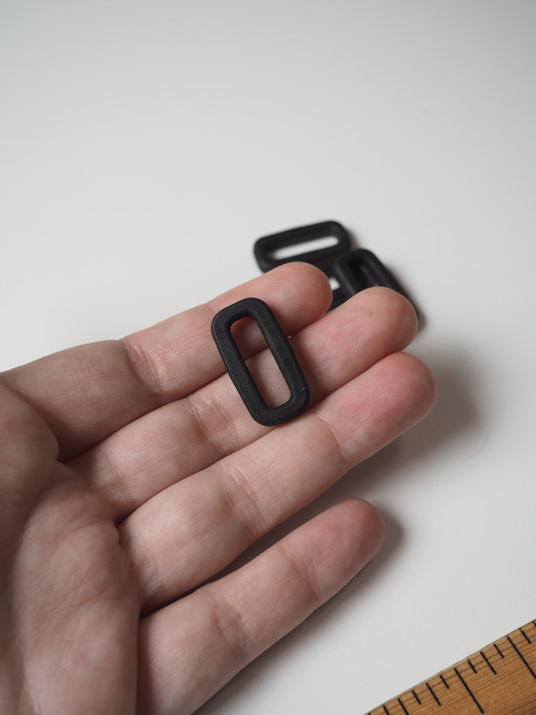 Black Square Ring 20mm