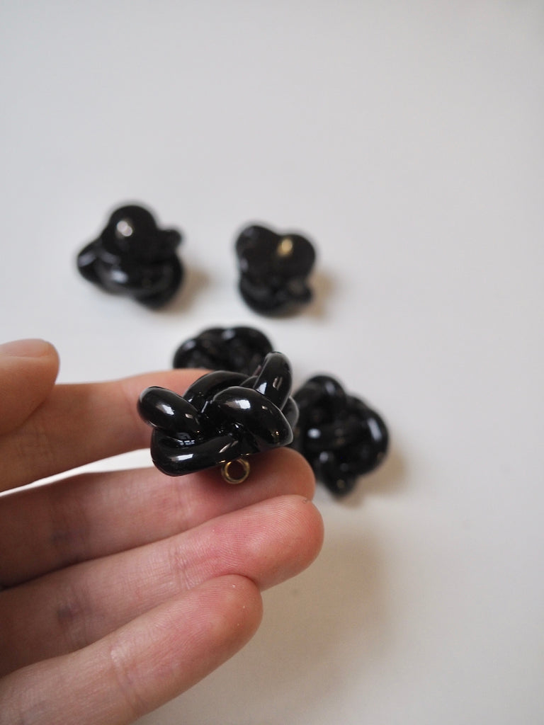Black Plastic Knot Shank Buttons 26mm/42L