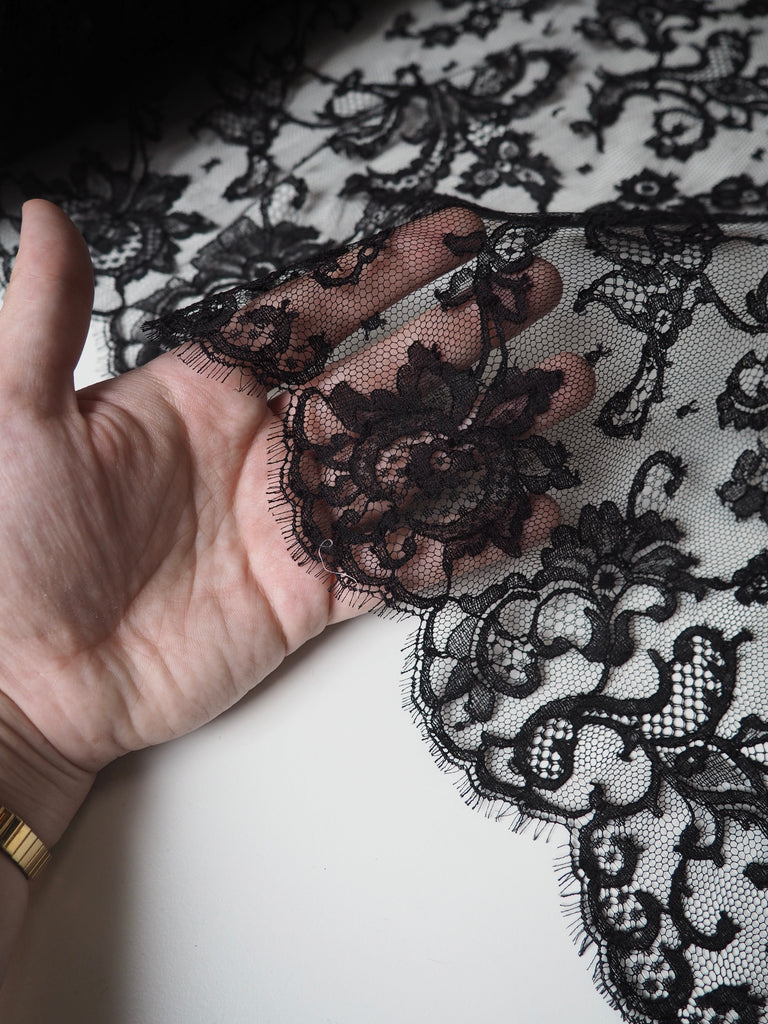 Black Scalloped Chantilly Lace