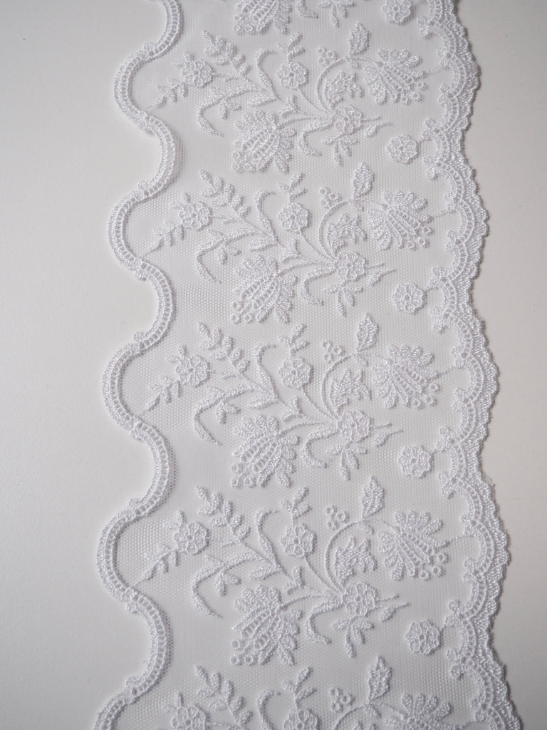 Aphrodite White Lace Trim 13cm