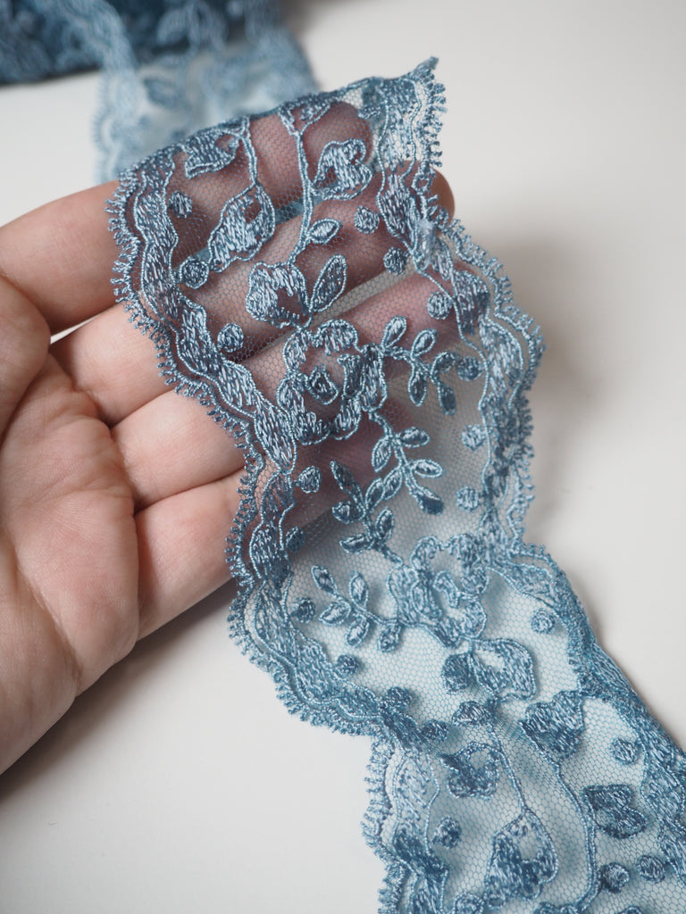 Storm Blue Rose Garland Scallop Lace Trim 6cm