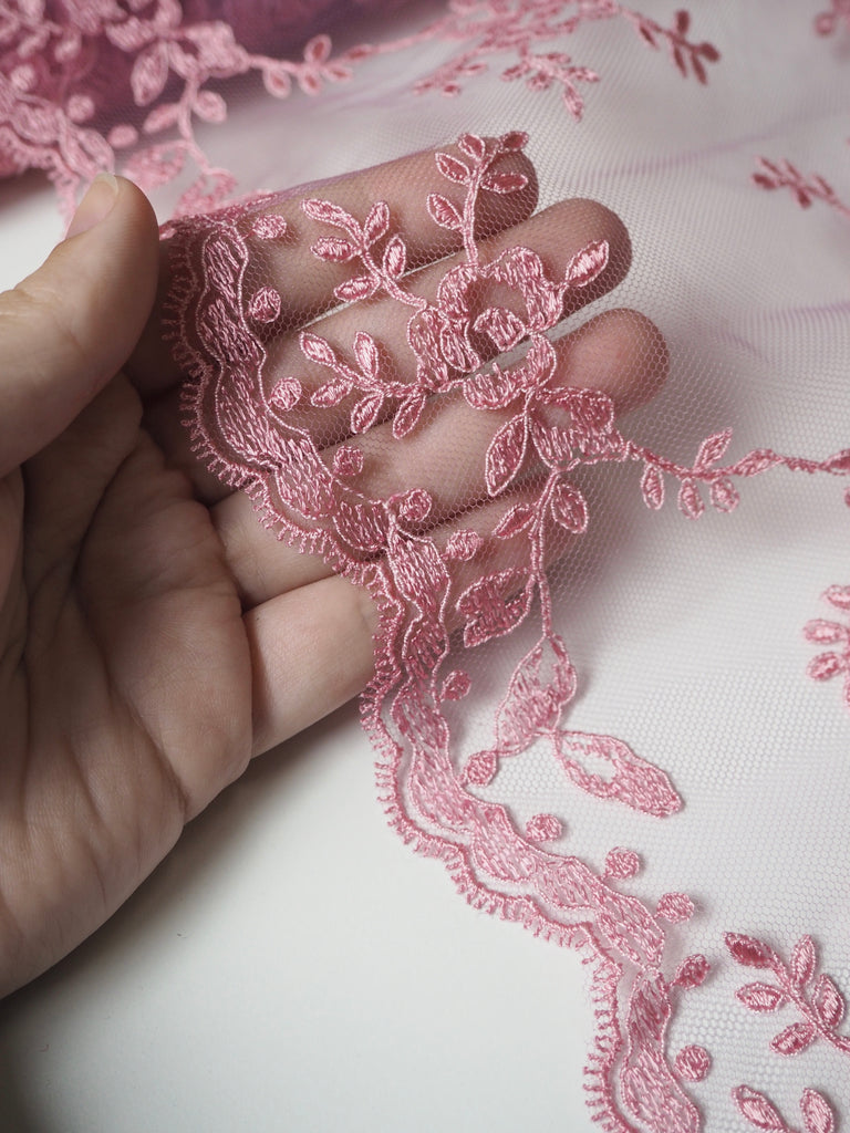 Pink Rose Garland Scallop Lace Trim 22cm