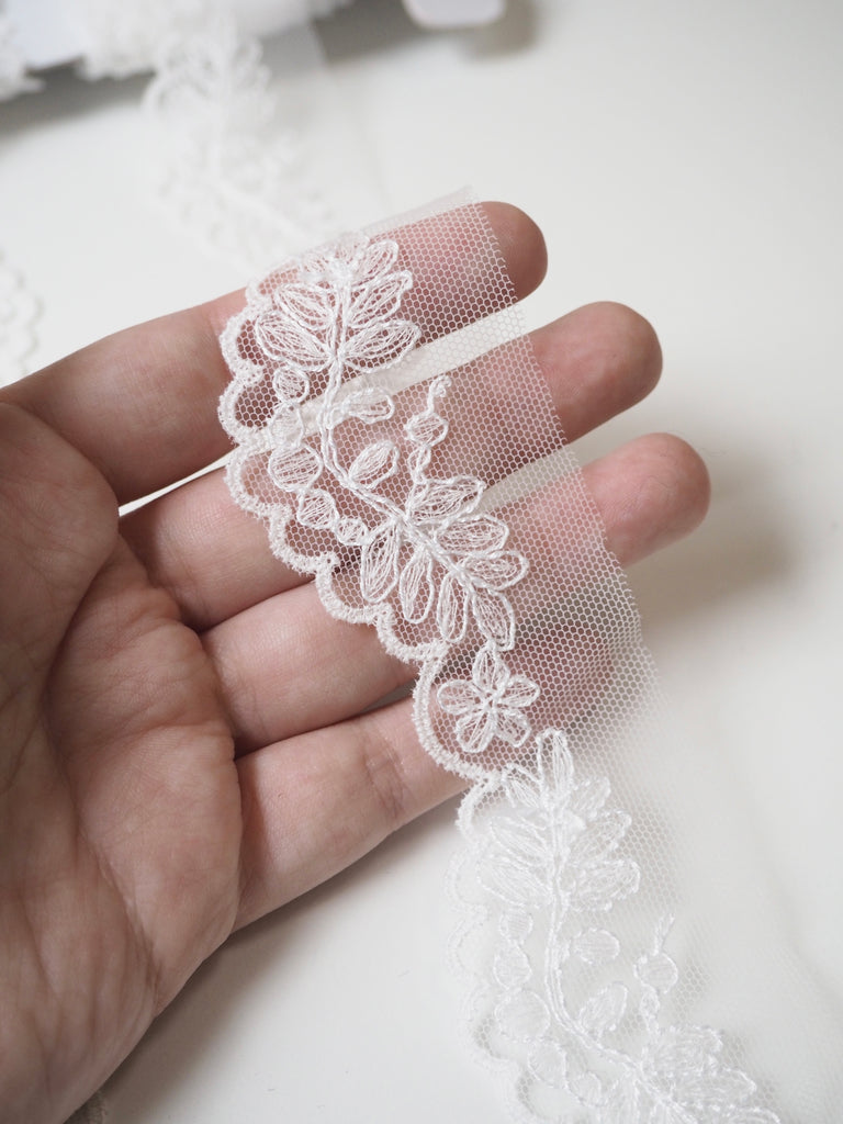 White Foliage Scallop Lace Trim