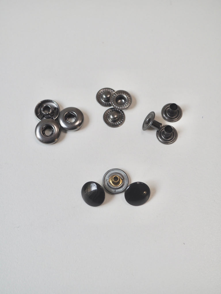 Shiny Black Press Studs 11mm/18L