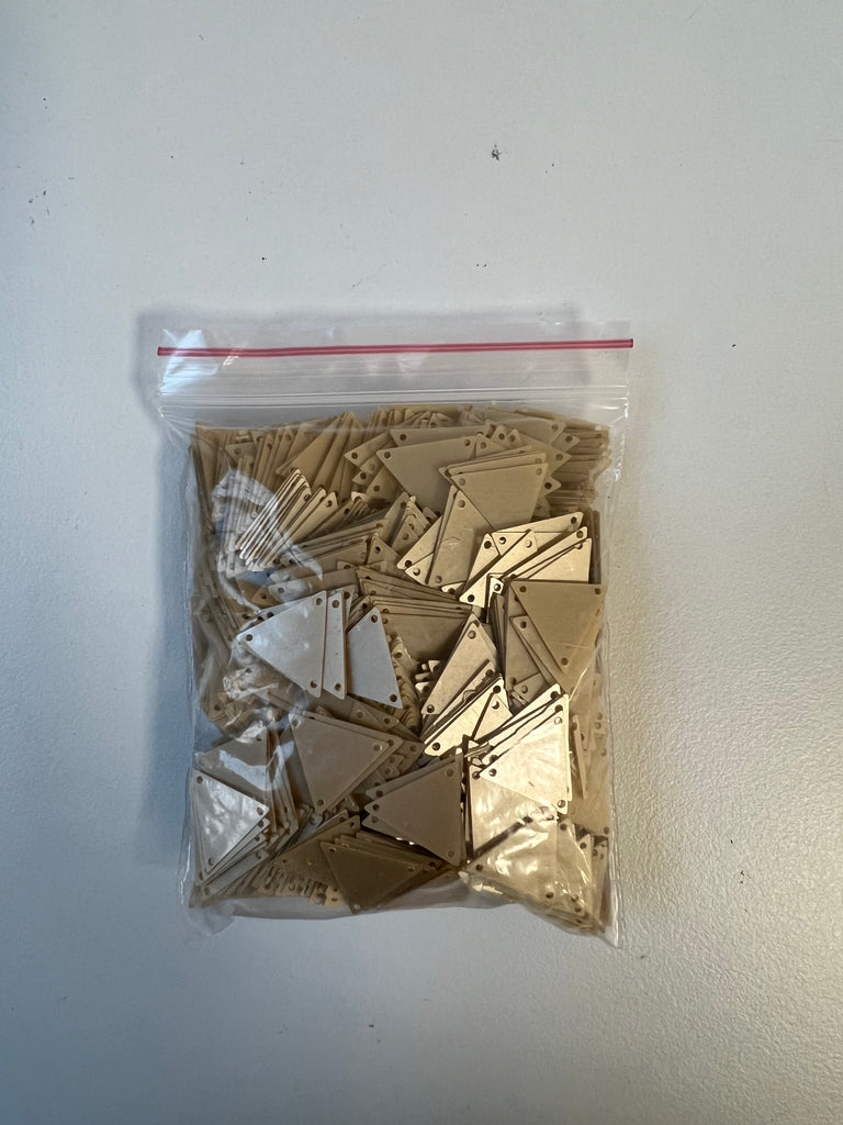 Light Gold Triangle Sequins 47g