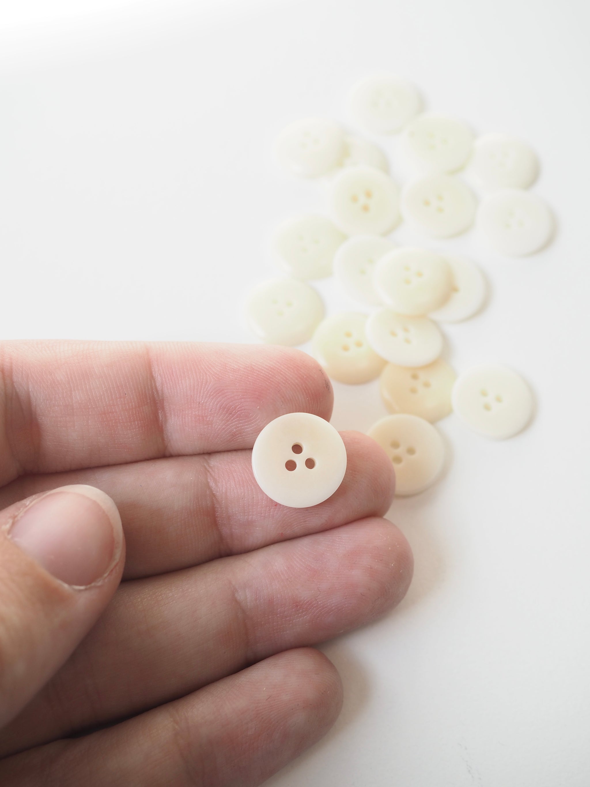 Cream Domed Corozo Buttons 13mm/20L – The New Craft House
