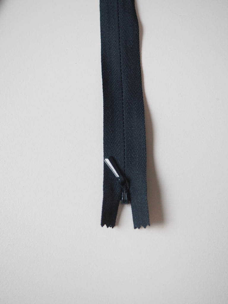 YKK 22cm/9inch Invisible Zips