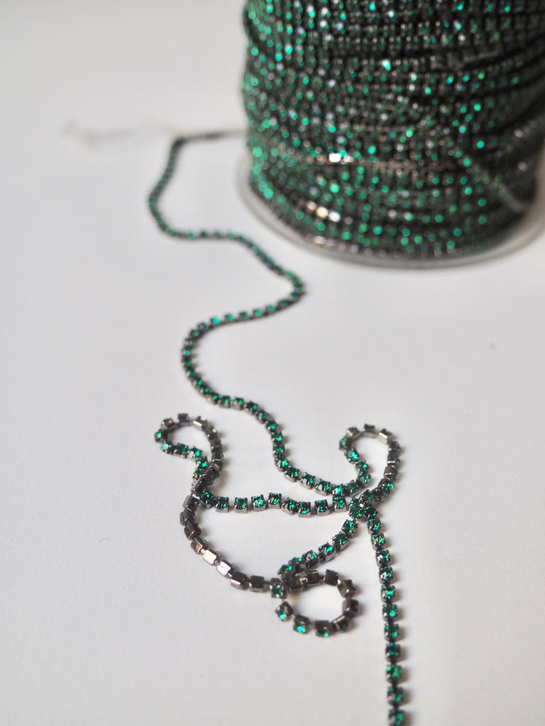 Emerald Crystal Gunmetal Cup Chain 2mm