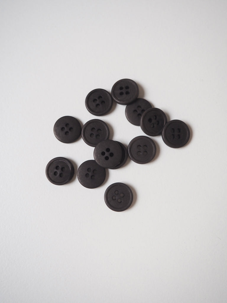 FOLK Flat-Rimmed Corozo Buttons 10mm/16L