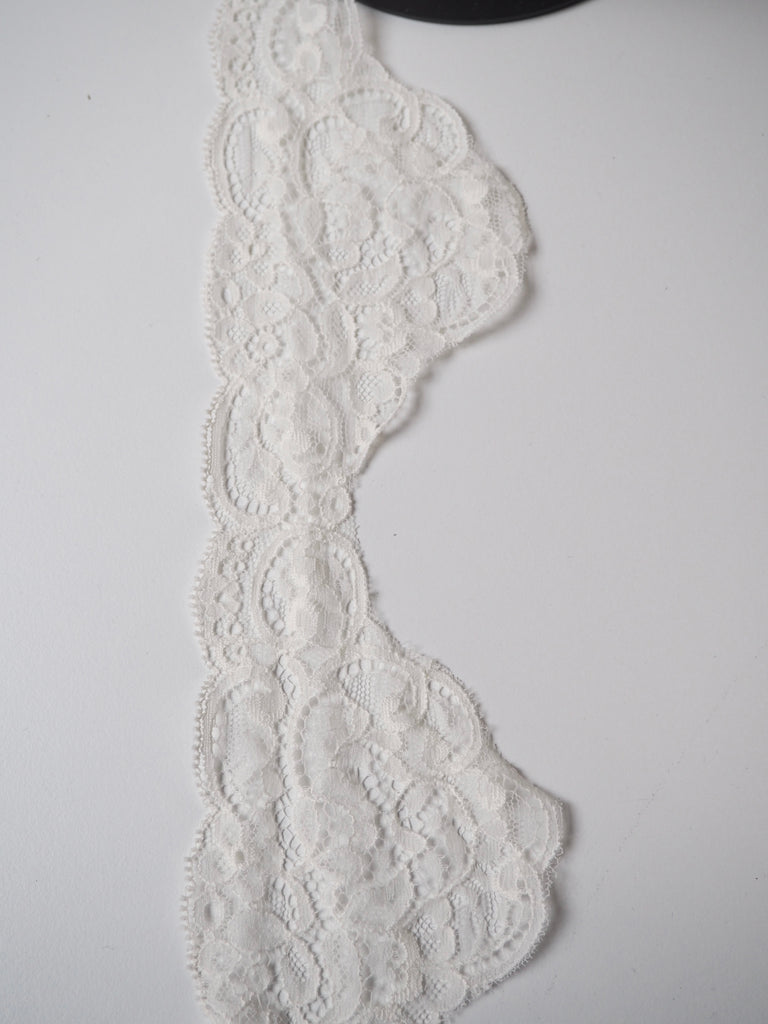 Ivory Drop Scallop Lace Trim 8.5cm