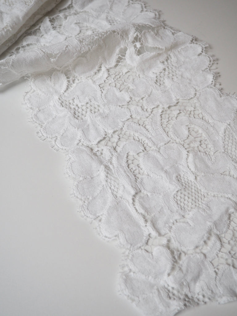 White Leafy Scallop French Lace Trim 19cm