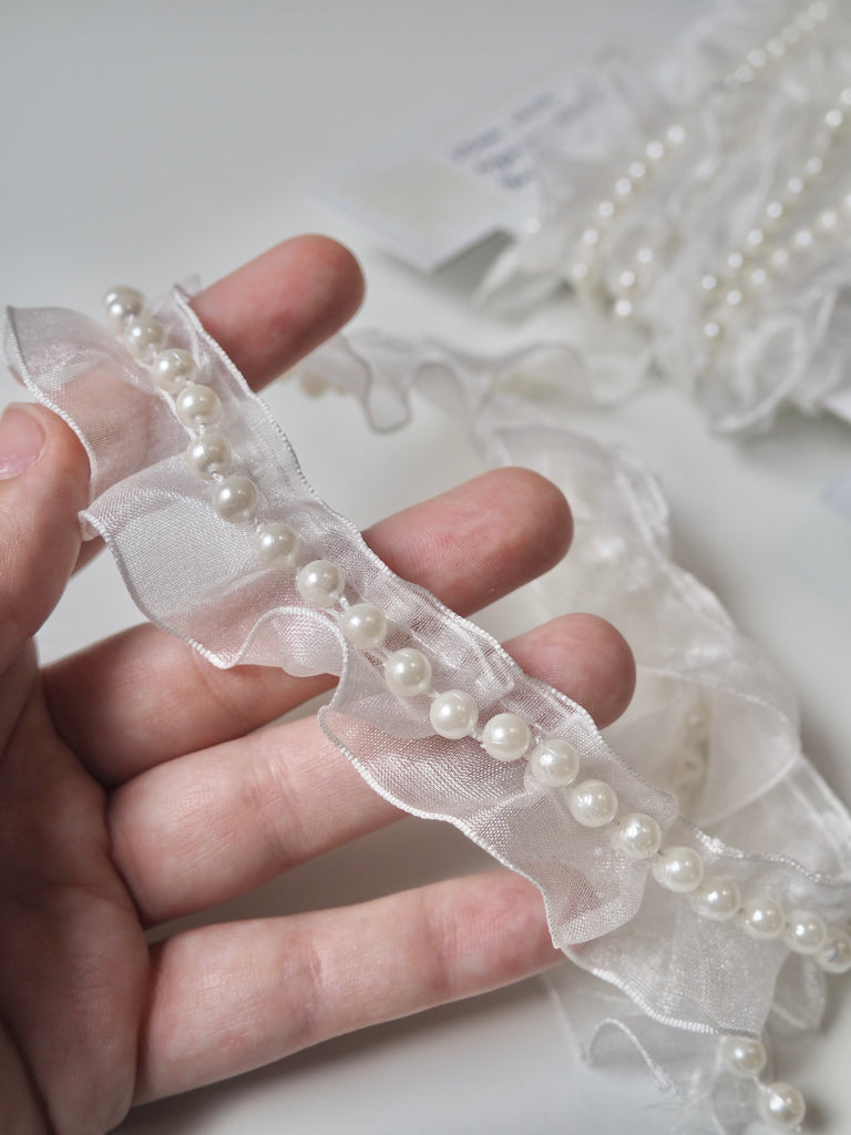 White Pearl Organdy Ruffle Trim 25mm