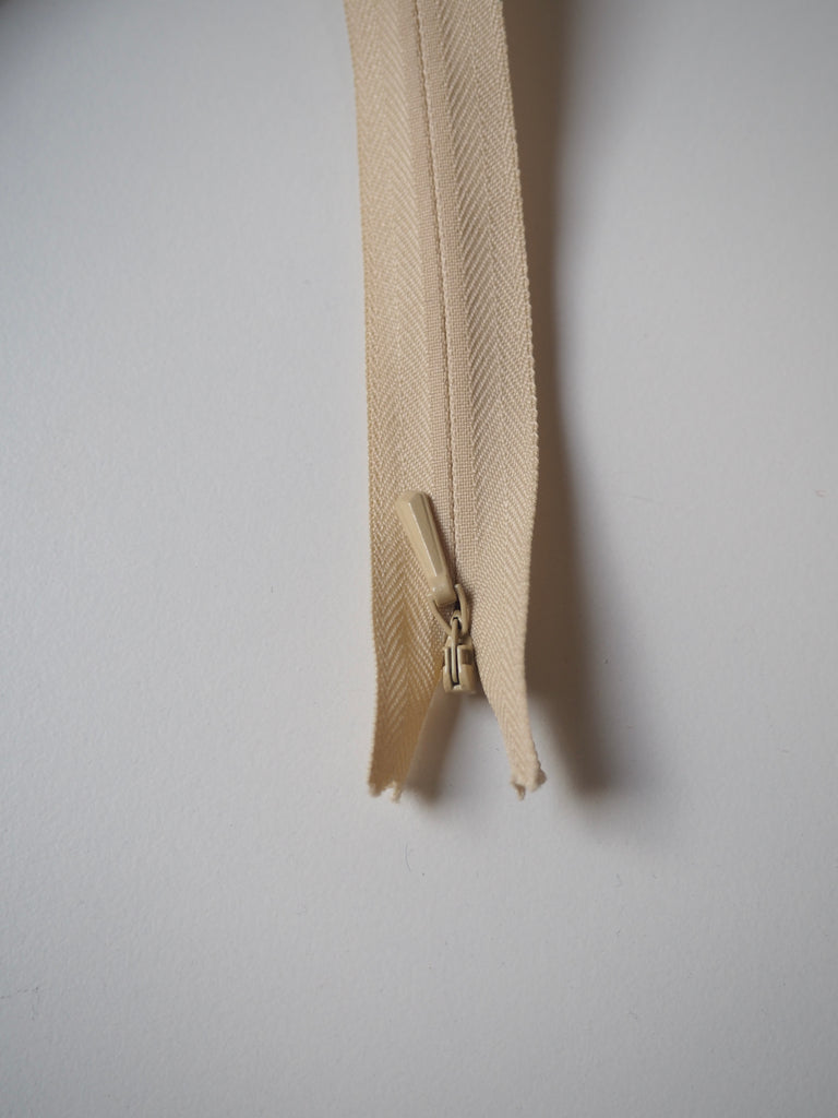 YKK 55cm/22inch Invisible Zips