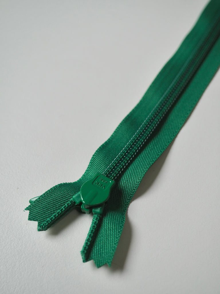 YKK 23cm/9inch Wide Green Invisible Zip
