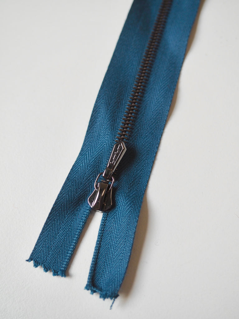 Riri 25cm/9.5inch Narrow Gunmetal Metal Teeth Zips