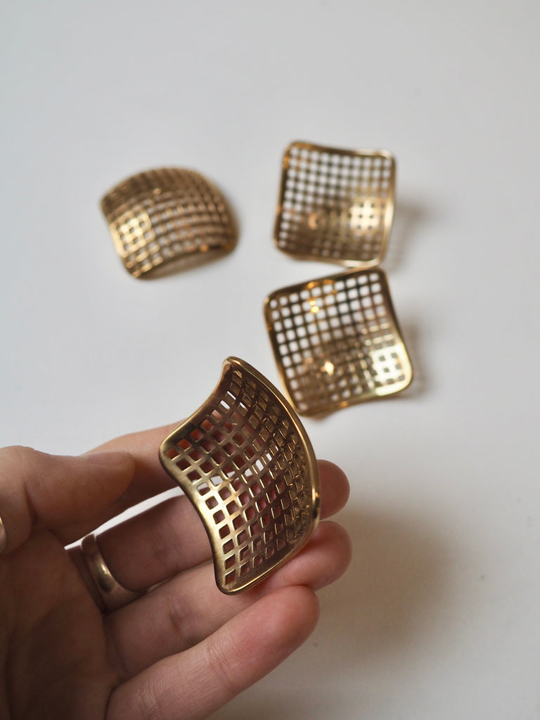 Gold Basketweave Shank Buttons 40mm/62L