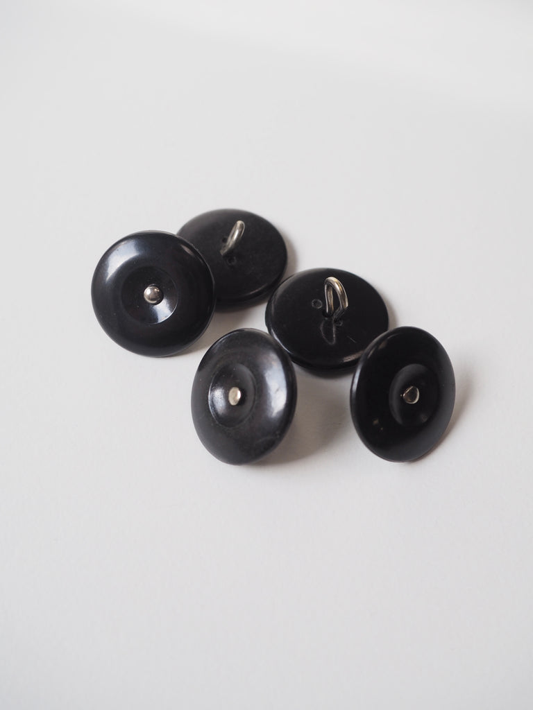 Black Shank Button 20mm
