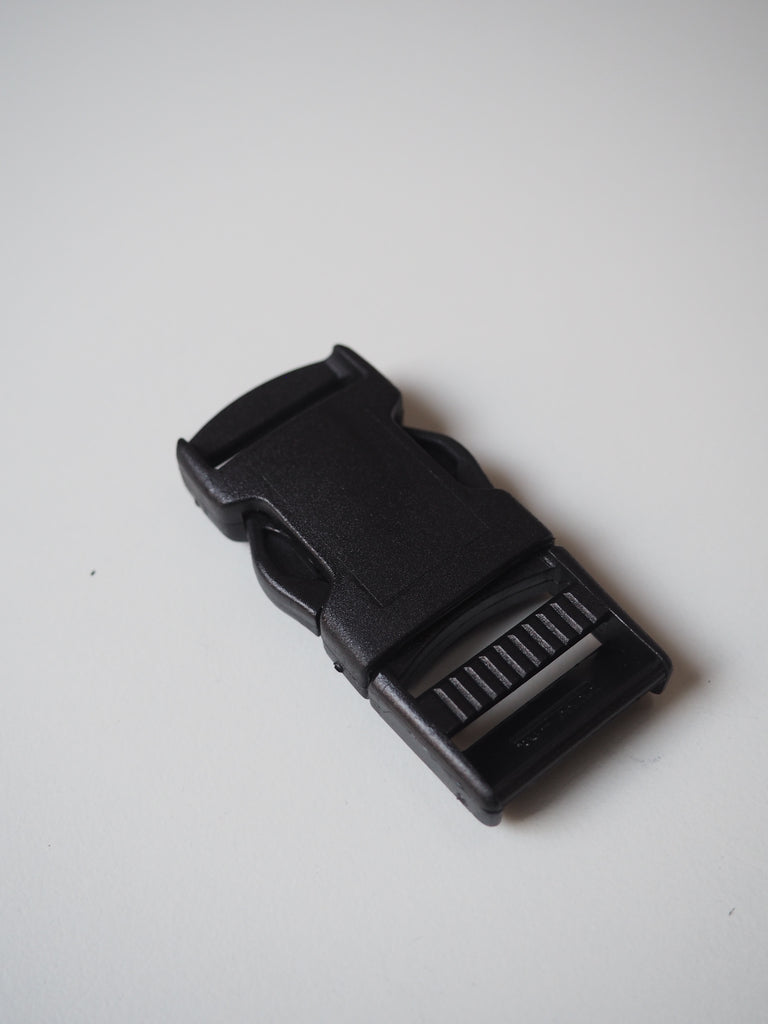 Black Squared Side Release Buckle 30mm