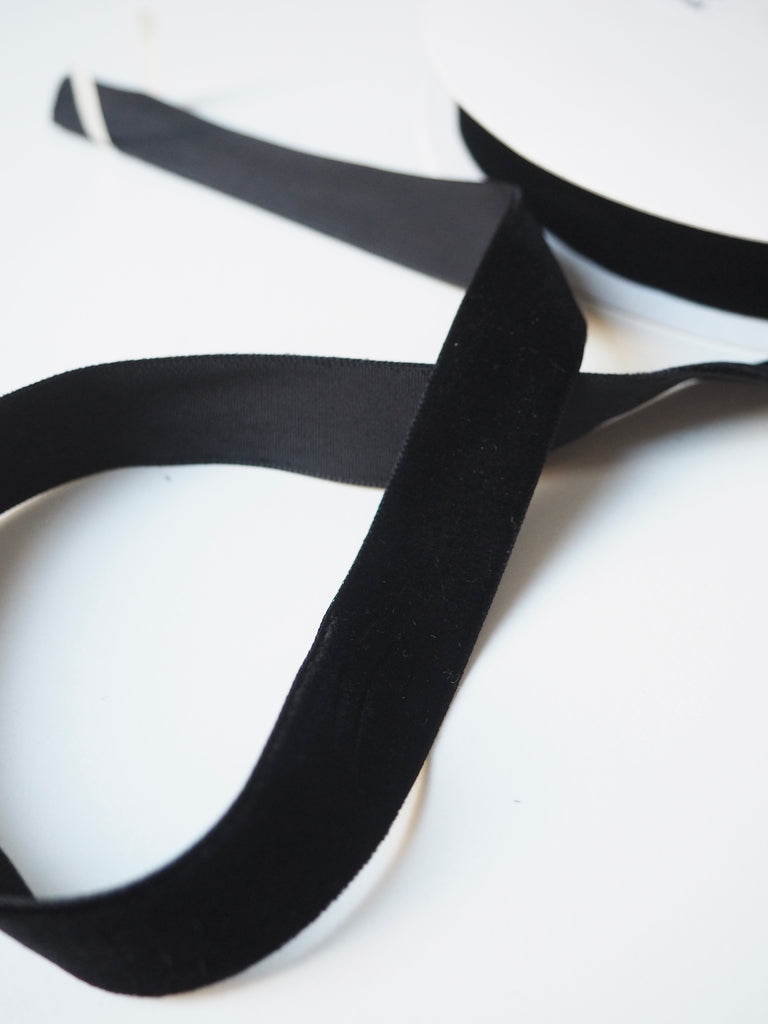 Le Claudel Black Velvet Ribbon 19mm