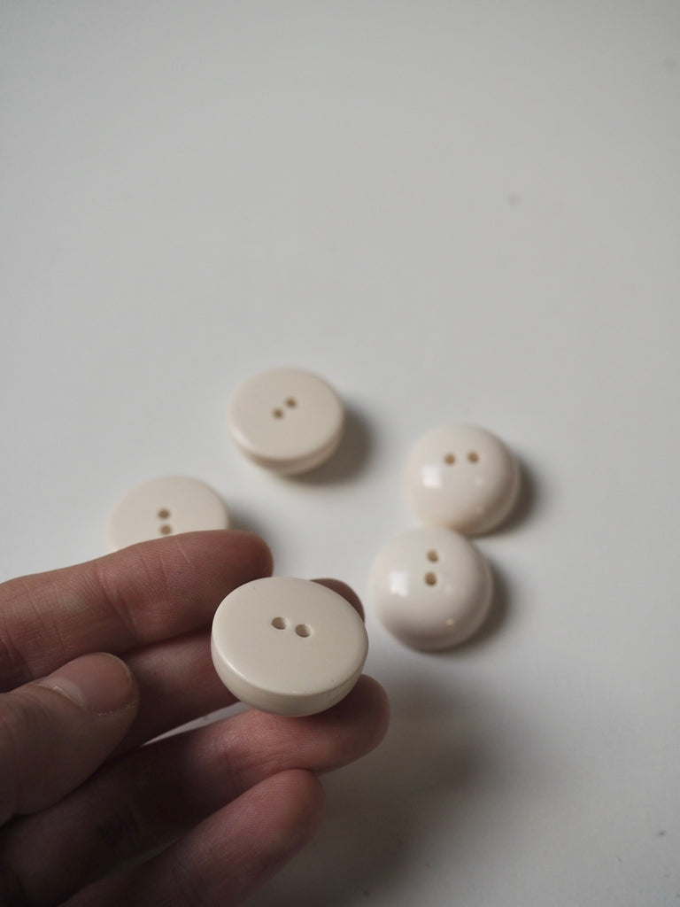 Vanilla Dome Buttons 23mm/36L