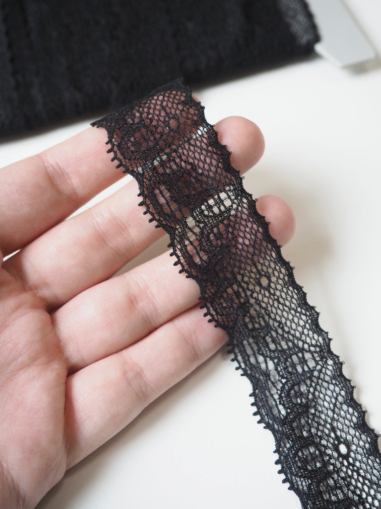 Shindo Black Stretch Lace Trim 28mm