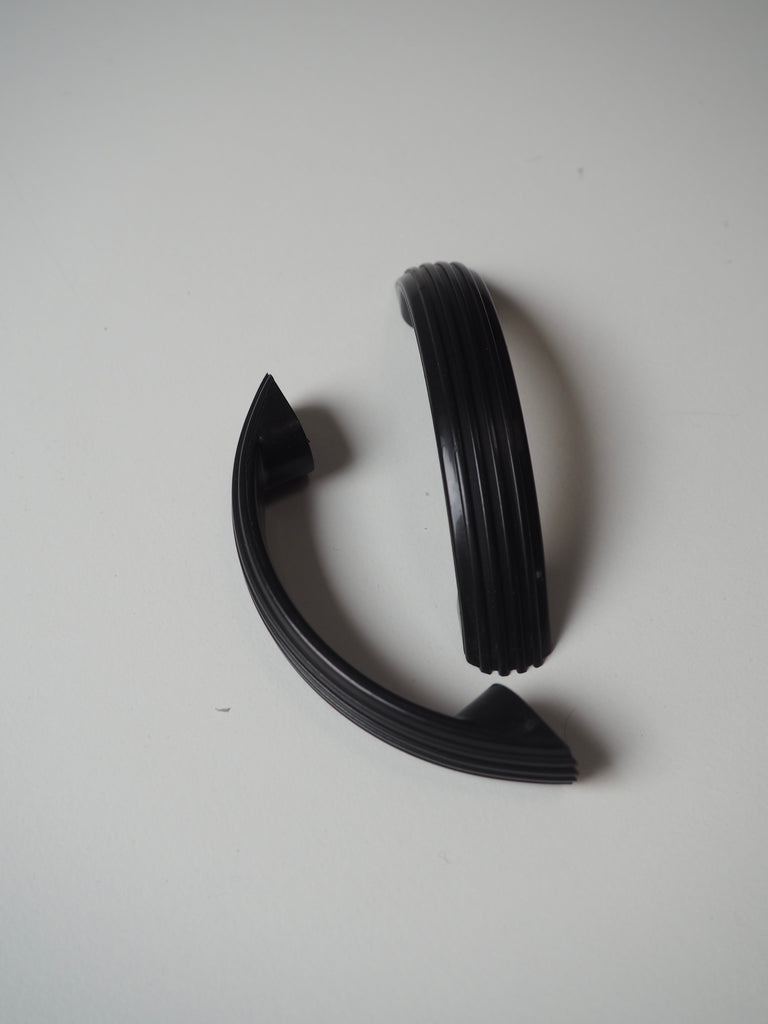 Black Ridged Plastic Bag Handles 9cm