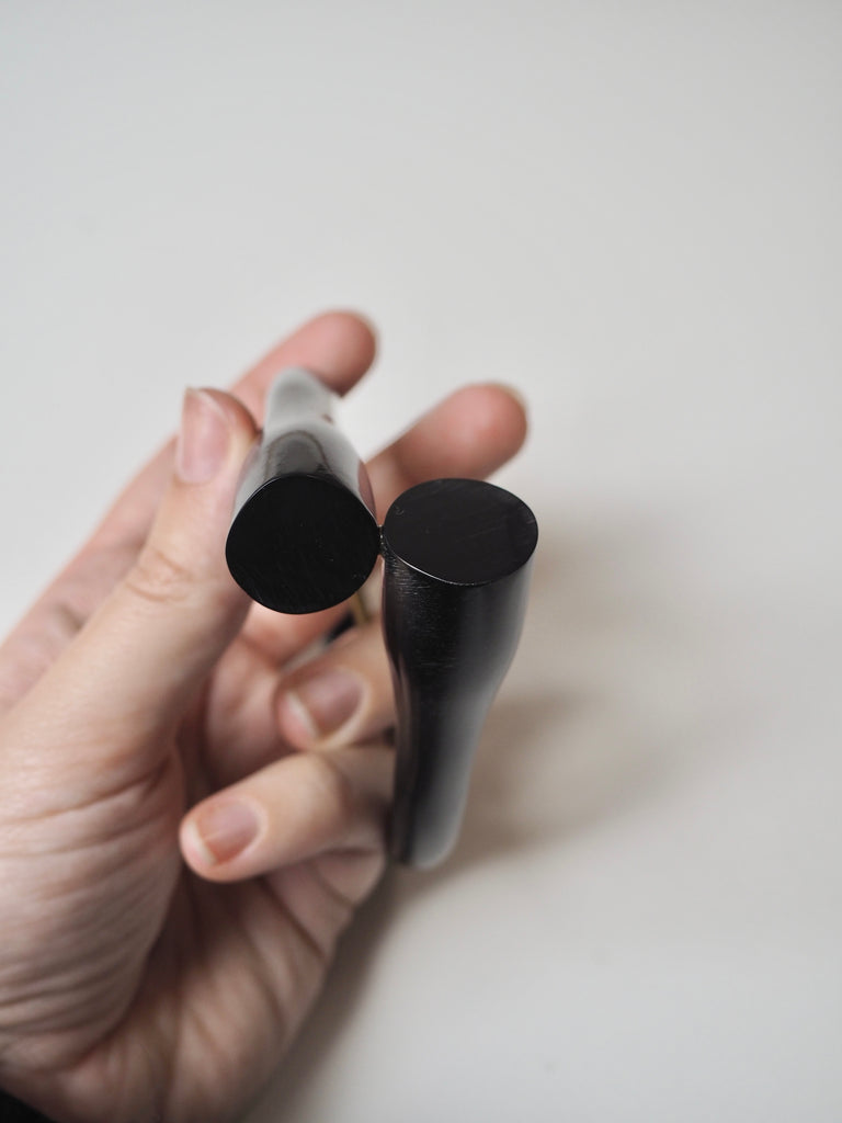 Black Twisted Horseshoe Slider 7cm