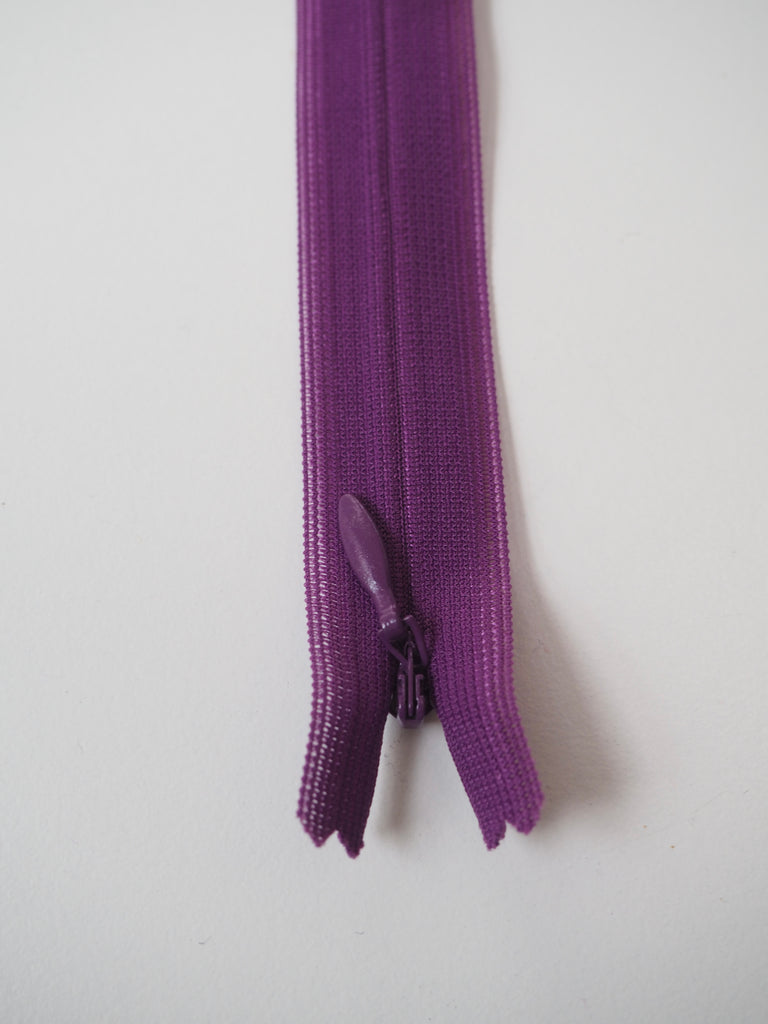 YKK 55cm/22inch Invisible Zips