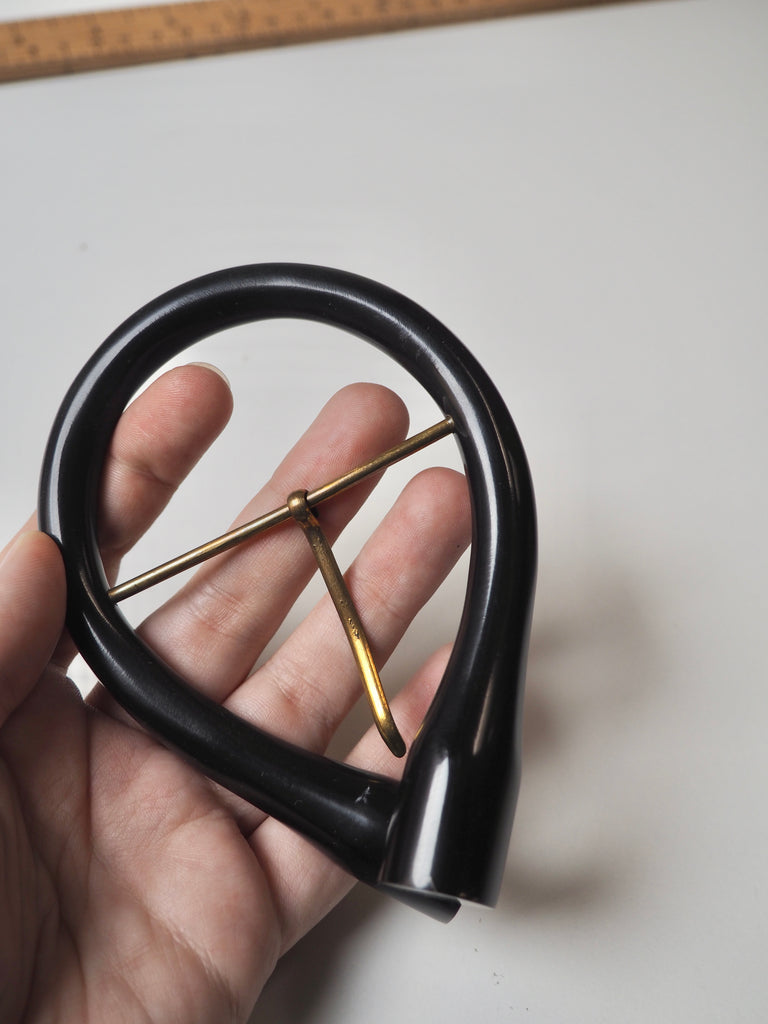 Black Twisted Horseshoe Buckle 7cm