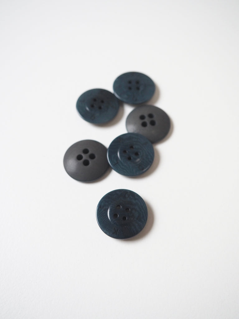 FOLK Engraved Corozo Buttons 18mm/28L