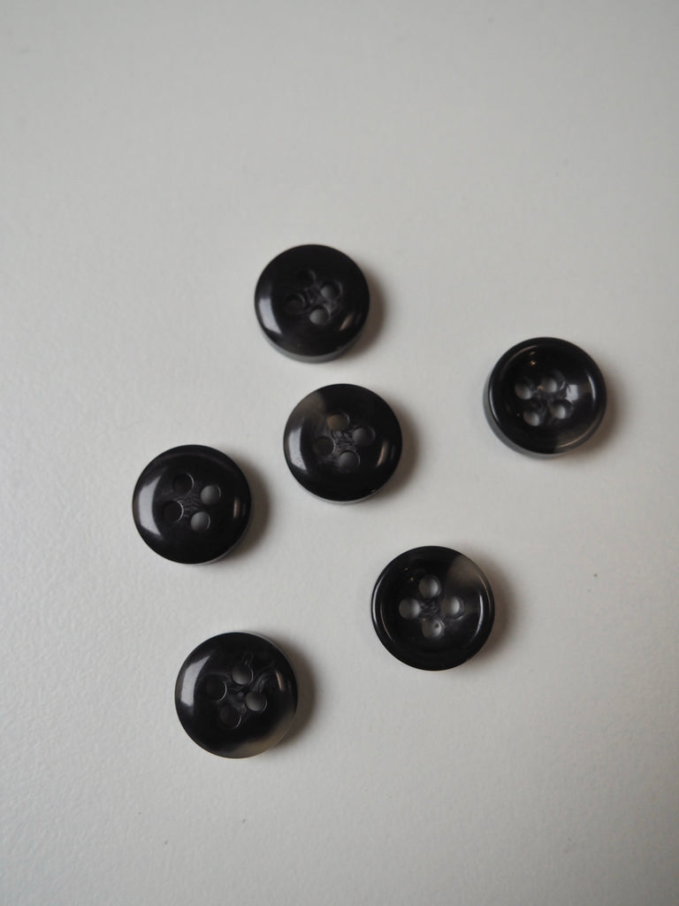 Charcoal Faux-Horn Indented Buttons 15mm/24L