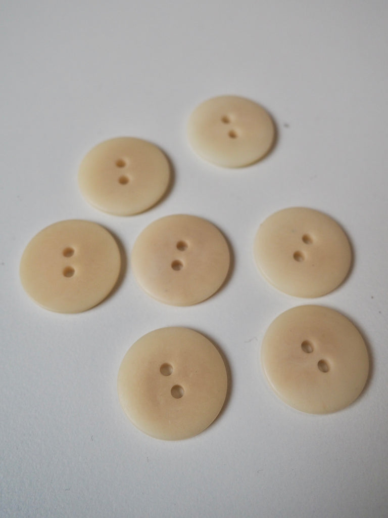 Natural Cream Corozo Buttons 25mm/40L