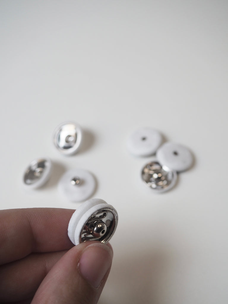 White Fabric Covered Press Studs 19mm