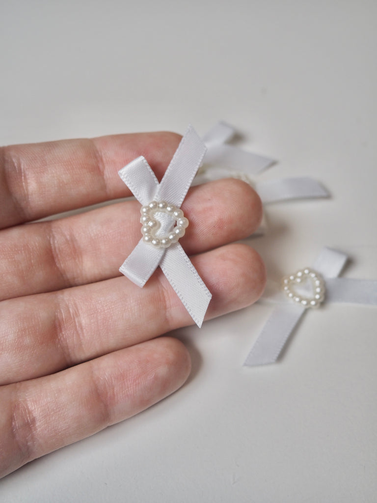 White Pearl Bow Appliqué 5cm