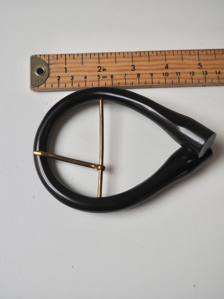 Black Twisted Horseshoe Buckle 7cm